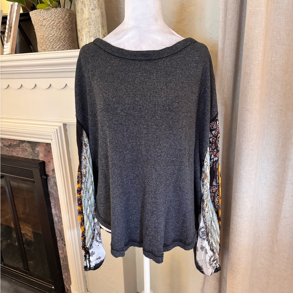 We The Free thermal top with floral oversized sleeves woman’s medium - Picture 2 of 8